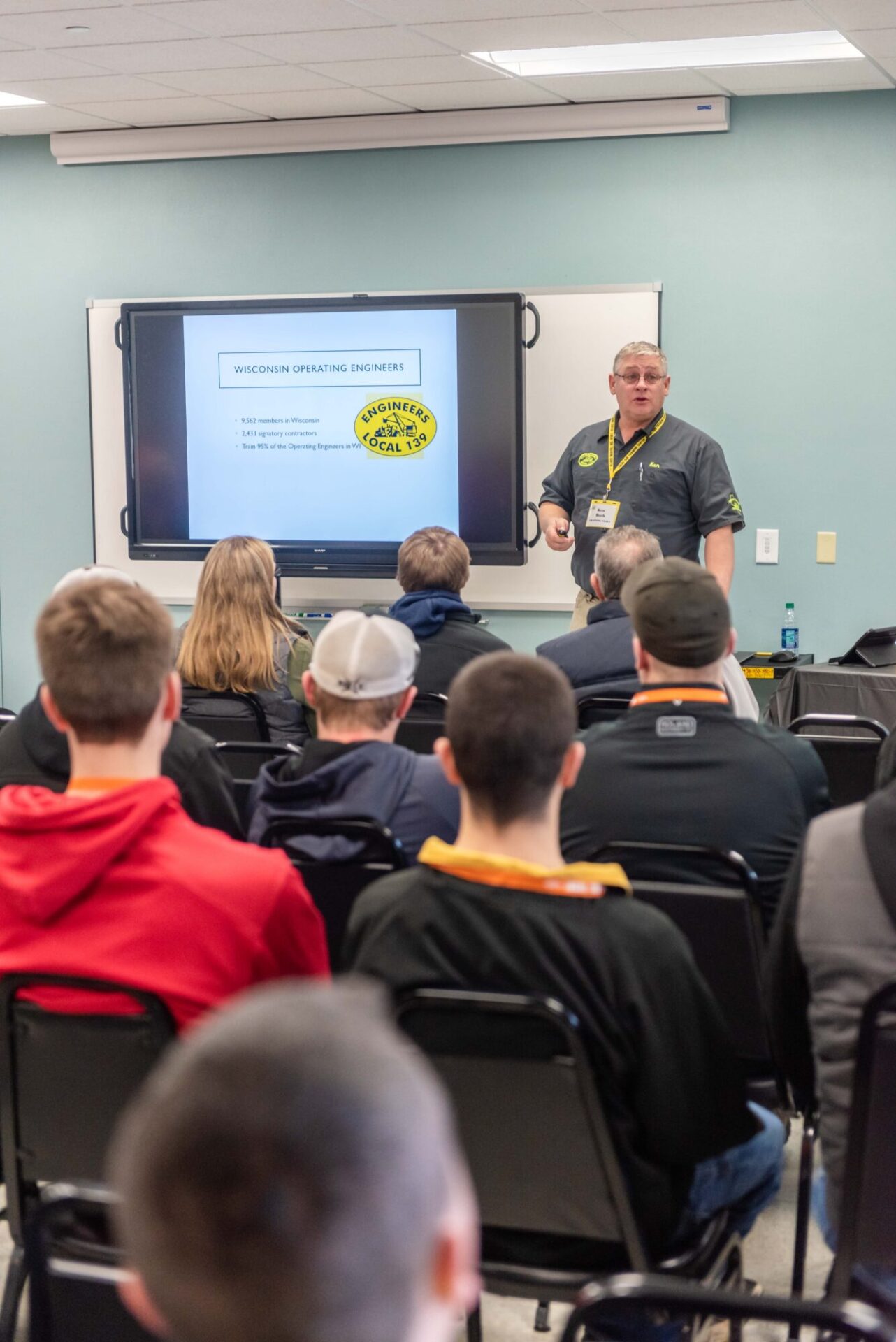 engineer explaining to students